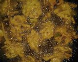 A picture of step 3 of Mix vegetables pakoray.