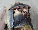 Foto langkah ke 1 dari resep Tumis Ikan Asin Peda Cabe Ijo.