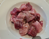 Foto del paso 2 de la receta: Estofado de cerdo con champiñones