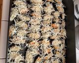 A picture of step 5 of Baked Garlic Mussels with Cheese.