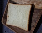 Foto langkah ke 2 dari resep Simple Garlic Bread.