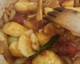 Foto del paso 2 de la receta: Pollo guisado con peras
