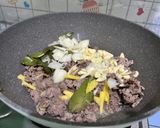 Foto langkah ke 4 dari resep Buncis tumisan daging pedas.