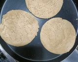 ભાખરી પીઝા (Bhakri Pizza Recipe In Gujarati) રેસીપી સ્ટેપ2ફોટો