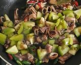 Foto langkah ke 2 dari resep Cumi asin cabe hijau.