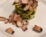 Foto del passaggio 1 della ricetta Tentacoli di totano grigliati su spaghetti di zucchina marinati
