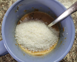Foto del paso 2 de la receta: Flan al micro, de dulce de leche y coco