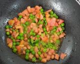 A picture of step 3 of Vermicelli Upma.