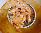 Foto langkah ke 2 dari resep Kaldu Udang Kuah.