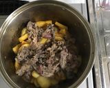 Hình bước làm 4 của món Bò sốt khoai tây