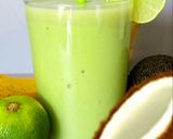 Une image de l'étape 1 de Smoothie Avocado Colada.