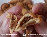 Foto langkah ke 7 dari resep Pastel mini kering isi abon renyah dan gurih.