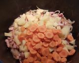 Une image de l'étape 4 de Lentilles vertes aux lardons et aux légumes.