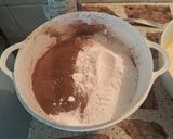 Foto del paso 4 de la receta: Torta de chocolate rellena de doble cremas