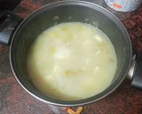 Foto del paso 3 de la receta: Crema de puerros, apio y almendras con pan frito