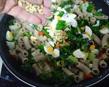 Foto del paso 9 de la receta: Pasta con bacalao y acelgas