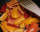 A picture of step 1 of Spicy sweet peppers and prawns.