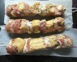 Foto del paso 6 de la receta: Brochetas de cerdo y trozos de pan crujiente (para dieta)
