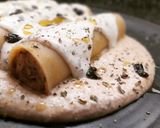 Foto del paso 7 de la receta: Canelones de merluza, puré de fessolets y bechamel de olivada