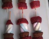 Foto del paso 4 de la receta: Brochets de frutillas y malvaviscos