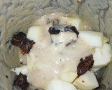 A picture of step 4 of Apple dates shake.