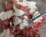 Foto del passaggio 1 della ricetta Polpette di carne tritata e ricotta al sugo