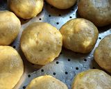 A picture of step 4 of Steamed Bafla Baati.