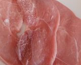 A picture of step 1 of Involtini di vitello, scamorza e prosciutto - veal rolls.