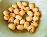 Hình bước làm 2 của món Đậu hủ nhồi hạt sen sốt cà