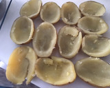 Foto del paso 1 de la receta: Nidos de patata con salsa boloñesa y queso Edam