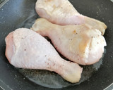 Foto del paso 1 de la receta: Pollo asado con manzana y frutos secos