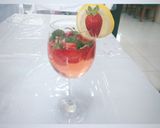 Foto langkah ke 4 dari resep Strawberry Mojito.