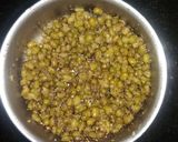 A picture of step 1 of Chicken nugget green gram pizza.