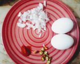 A picture of step 1 of Lahori egg.