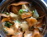 Gambar langkah 6 resipi Salad telur bunga.