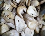 Foto langkah ke 4 dari resep Tahu Jamur Masak ala Bistik.