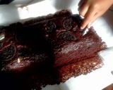 Foto langkah ke 7 dari resep Brownies toping Oreo.