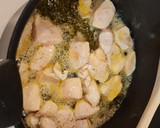Foto del paso 2 de la receta Pollo al pesto con champiñones y queso crema