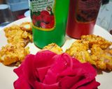 A picture of step 4 of Moong dal fritters.