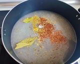 A picture of step 2 of Tangy sour crout and pork rib soup.