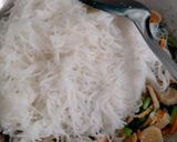 Foto langkah ke 5 dari resep Bihun Goreng.
