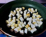 A picture of step 1 of Gobi-Paneer Kadai.