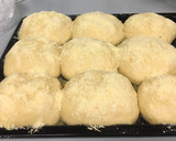 Foto del paso 6 de la receta: Panecitos con queso rallado