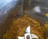 A picture of step 2 of Mango layer curd lassi.