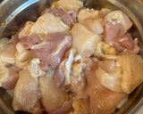 A picture of step 1 of Chicken & Shrimp Miki Bihon Guisado.