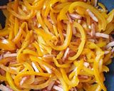 Une image de l'étape 3 de Poivrons à la crème et lardon de poulet.