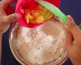 Foto langkah ke 5 dari resep Resep & Cara Membuat Kue Garpu Bawang yang gurih dan renyah.
