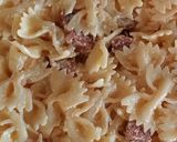 Sonkás-kolbászos-sajtos tészta recept fázis 7 fotója