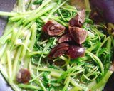 辣炒莧菜皮蛋的食譜步驟4照片