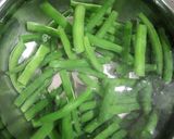 A picture of step 3 of Green beans salad.